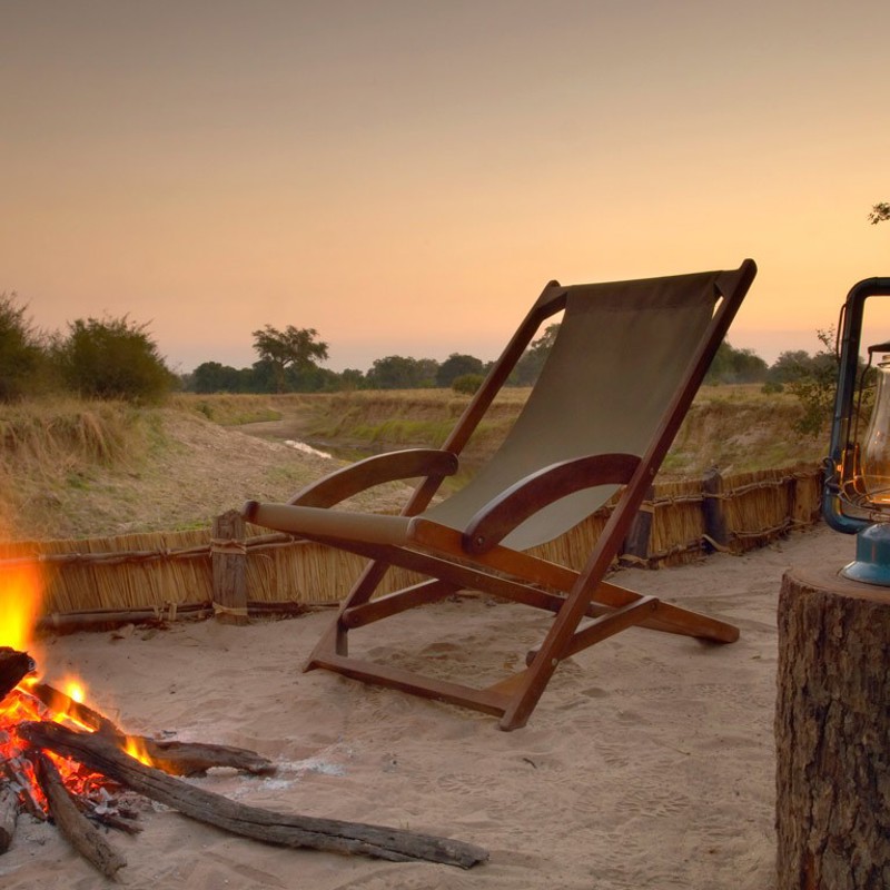 Hygge omkring lejrbålet, Chikoko Camp, Zambia