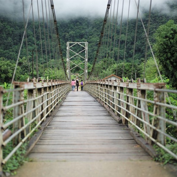 Bro udenfor Vang Vieng
