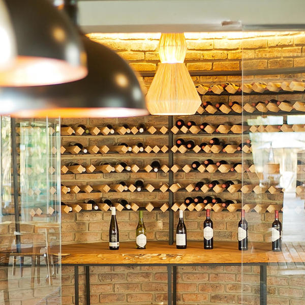 Vinkælder, Thorntree River Lodge