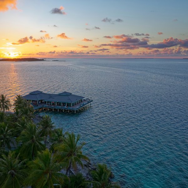 Solnedgang over Sun Island Resort på Maldiverne