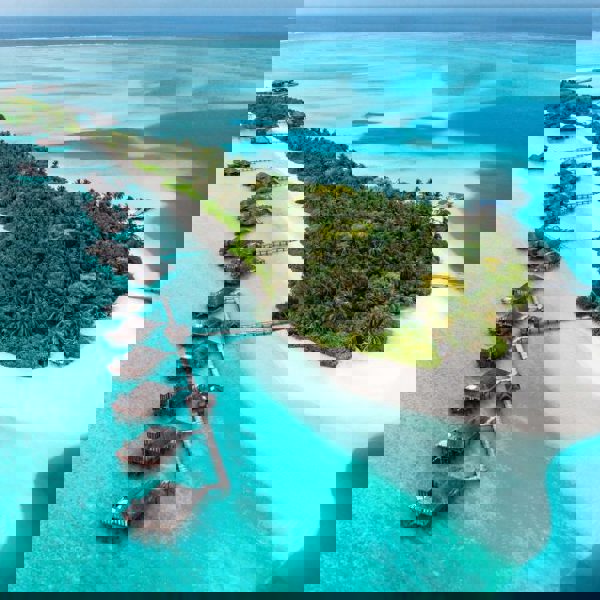 Oversigtsbillede af på Conrad Ringali Island. Maldiverne