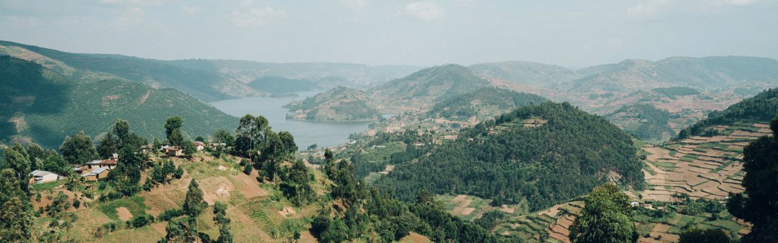 I:\AXUMIMAGES\Afrika\Uganda\Lake Bunyonyi\Lake Bunyonyni