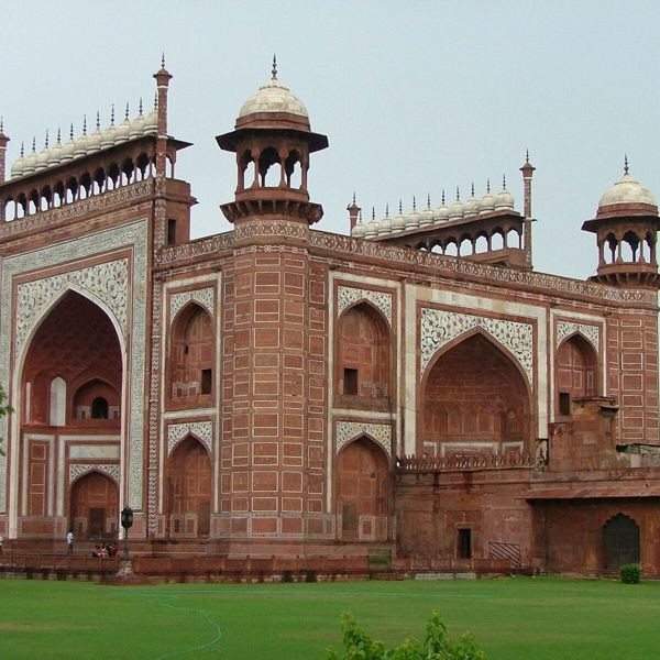 se templer og kultur i agra