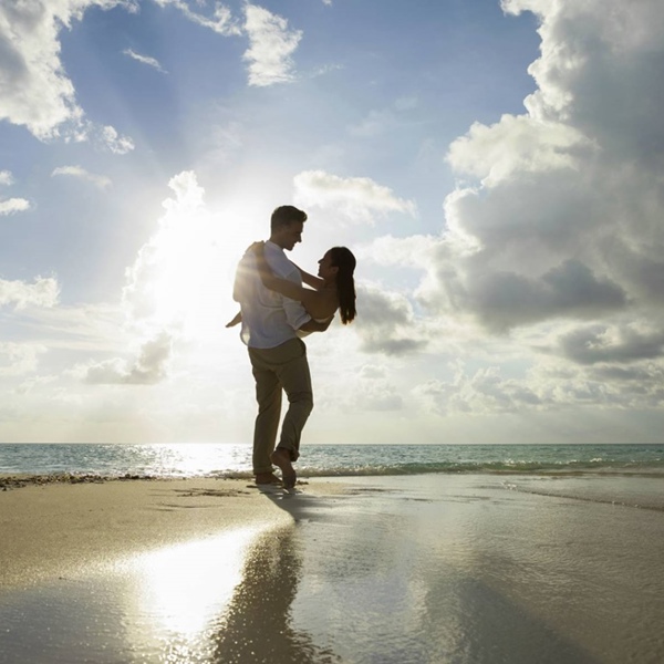 Hvide sandstrande og romantik i vandkanten på Pullman Muumutaa Maldiverne