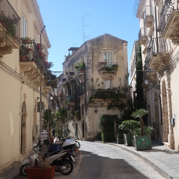 Gadebillede-fra-Siracusa
