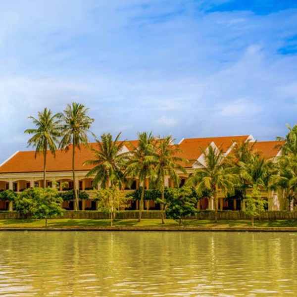 Anantara Hoi An Resort set fra floden, Hoi An, Vietnam