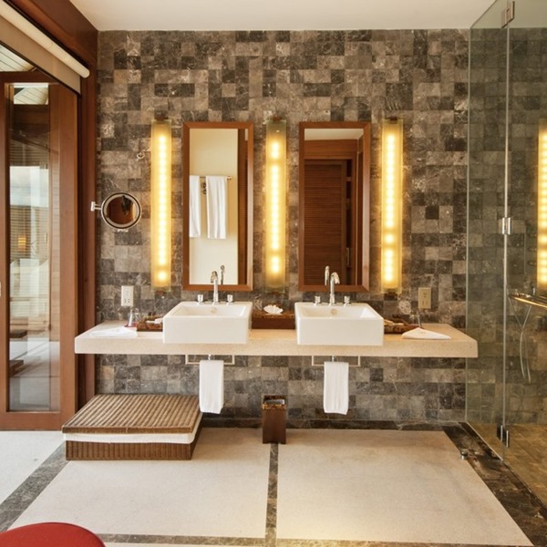 Badeværelserne er store og rummelige.