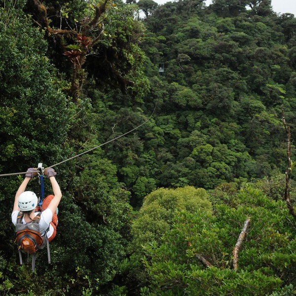 Zip-lining i Costa Rica