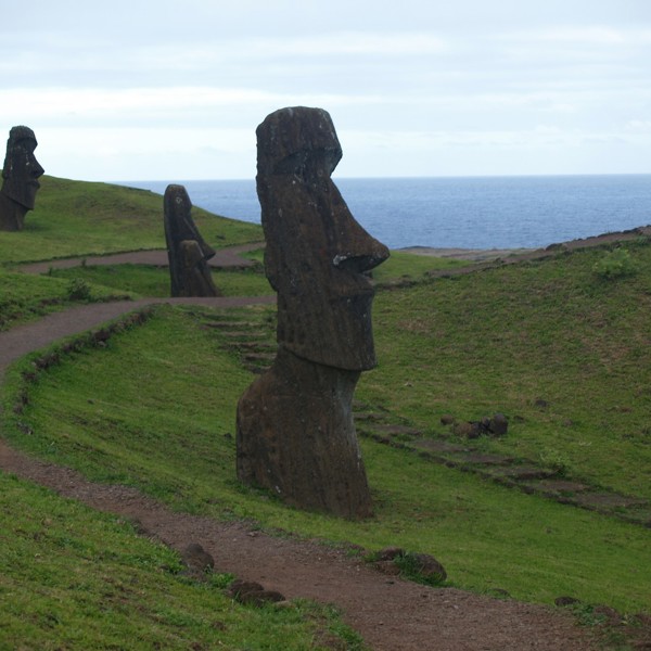 Se maoierne på Påskeøen på denne rejse