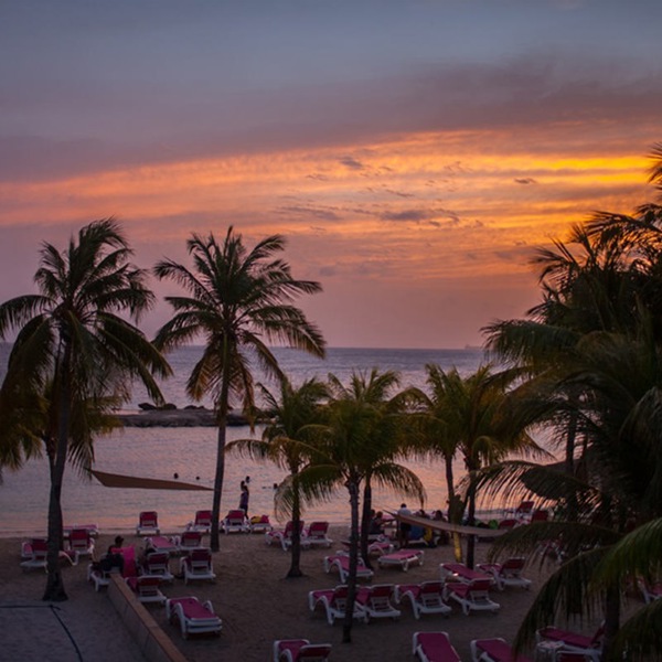 Madero Beah, Curacao
