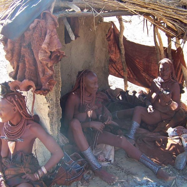 Himba-folket i Damaraland, Namibia, Afrika