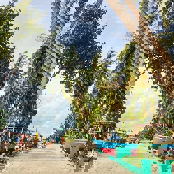 Udforsk atollen på Embudu Village i Maldiverne