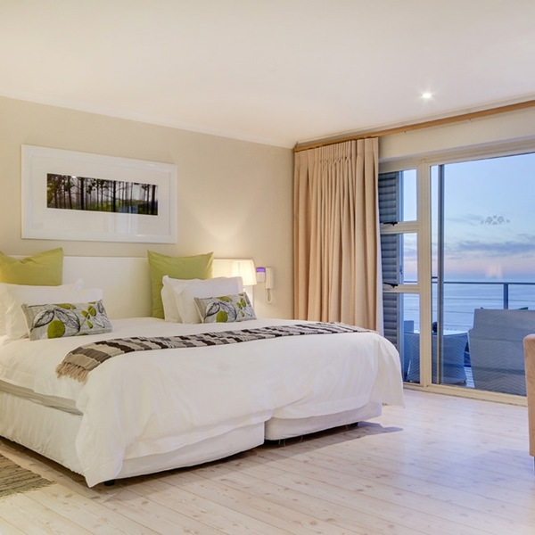 Soveværelse med havudsigt