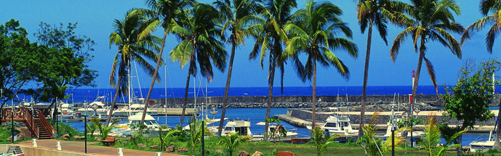 I:\AXUMIMAGES\Indiske Ocean\Reunion\PORT DE ST GILLES