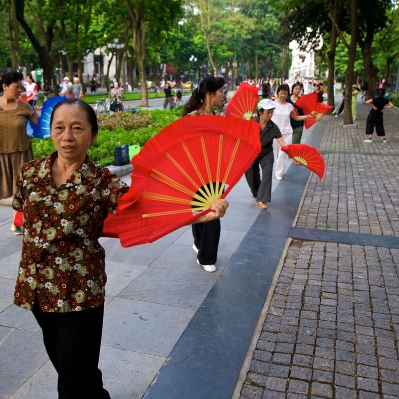 Gynmastik i parken, Hanoi, Vietnam