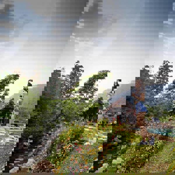 Omgivelserne er spektakulære på Namkat Yorla Pa Resort i Laos