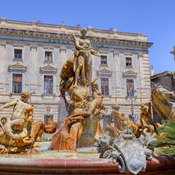 En-af-Siciliens-ældste-byer-Siracusa