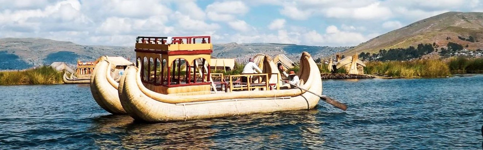 I:\AXUMIMAGES\Sydamerika\Peru\Det sydlige højland\Uros boat - mindre