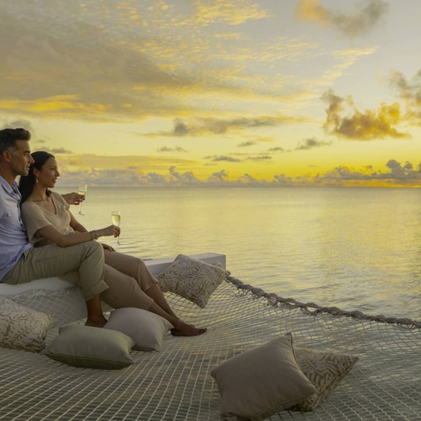 Lad romantikken blomstre i utrolige omgivelser på Pullman Muumutaa Maldiverne