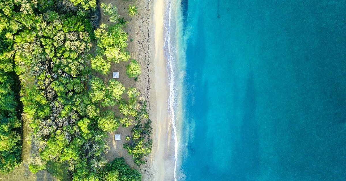 I:\AXUMIMAGES\Hjemmeside opdaterings billeder\Caribien\Havet møder stranden - mindre