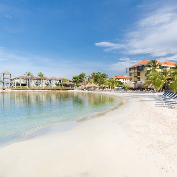 Avila ligger helt ned tl det caribiske hav på Curacao