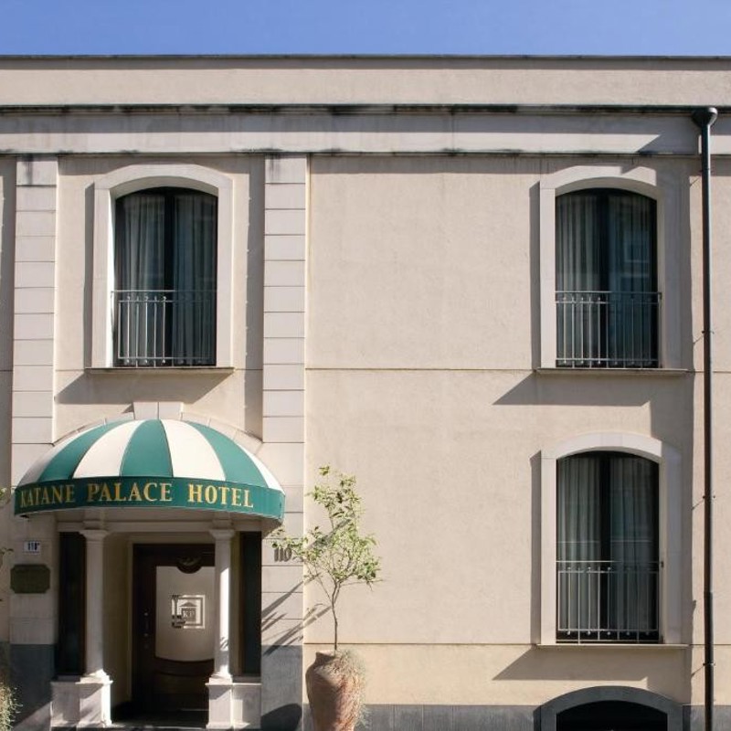 Katane Palace Hotel udefra