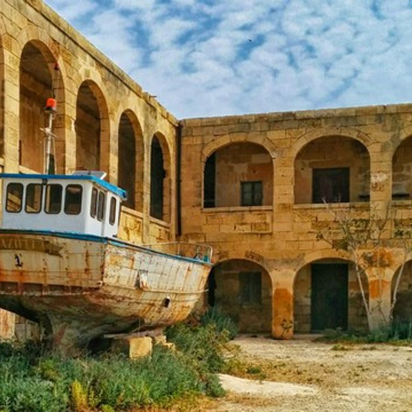sightseeing-paa-comino