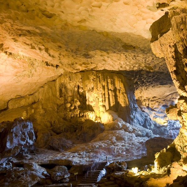 Grotter, Ha Long Bay, Vietnam