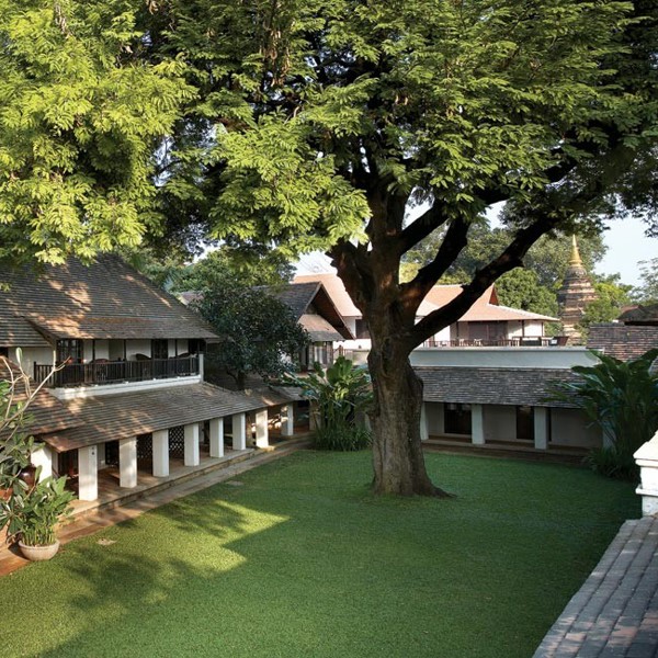 Dejlig gårdhave på Tamarind Village, Chiang Mai, Thailand