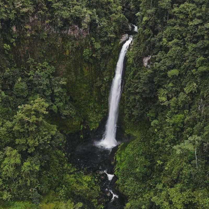 I:\AXUMIMAGES\Mellemamerika\Costa Rica\Turrialba - waterfall