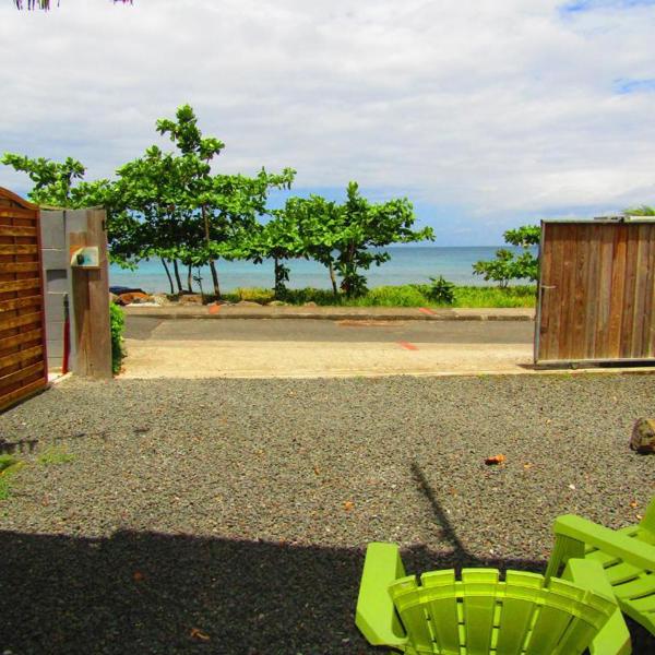 Udsigt fra terrassen på Katalo Plage i Deshaies på Guadeloupe